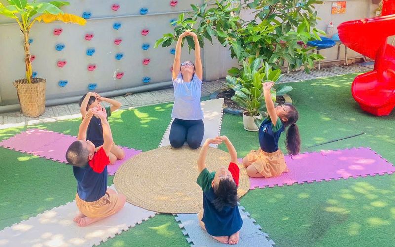 Vận động giúp bé điều hoà